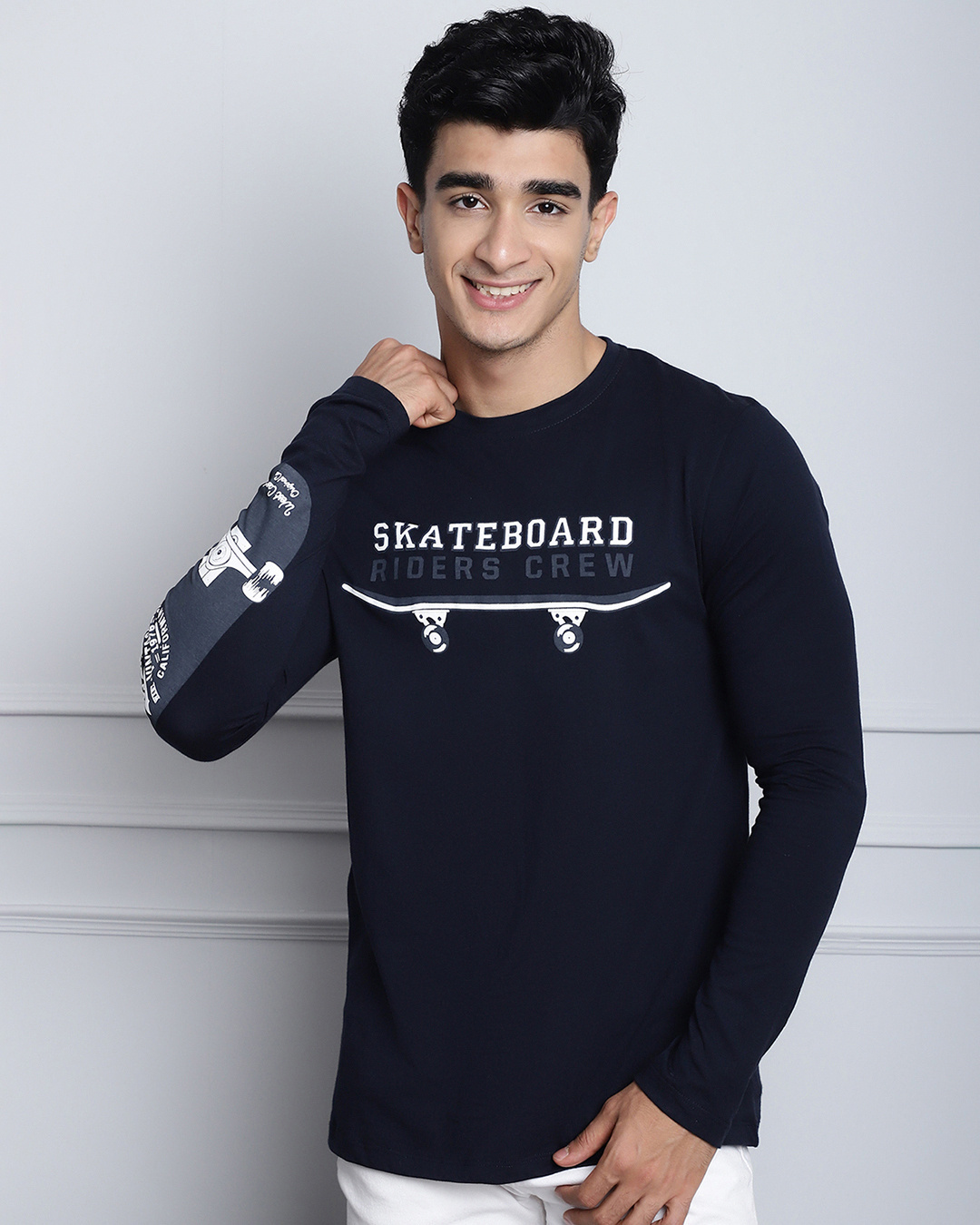 Buy Men's Navy Blue Graphic Printed T-shirt Online at Bewakoof