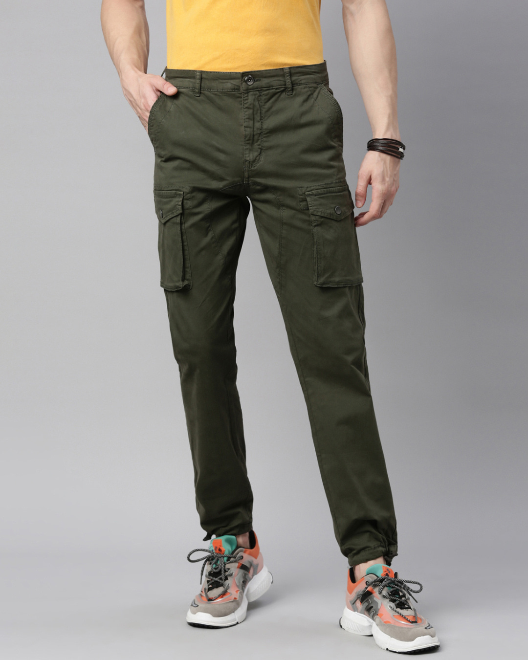 Buy Men's Olive Cargo Trouser Online at Bewakoof