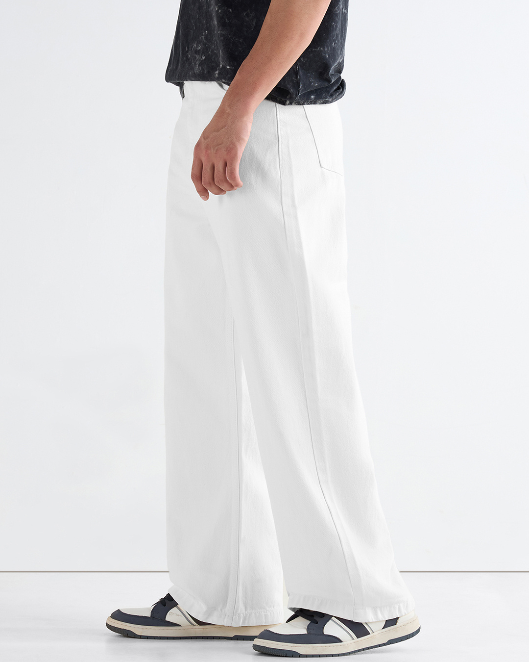 Shop Men's White Baggy Fit Mid-Rise Jeans-Back