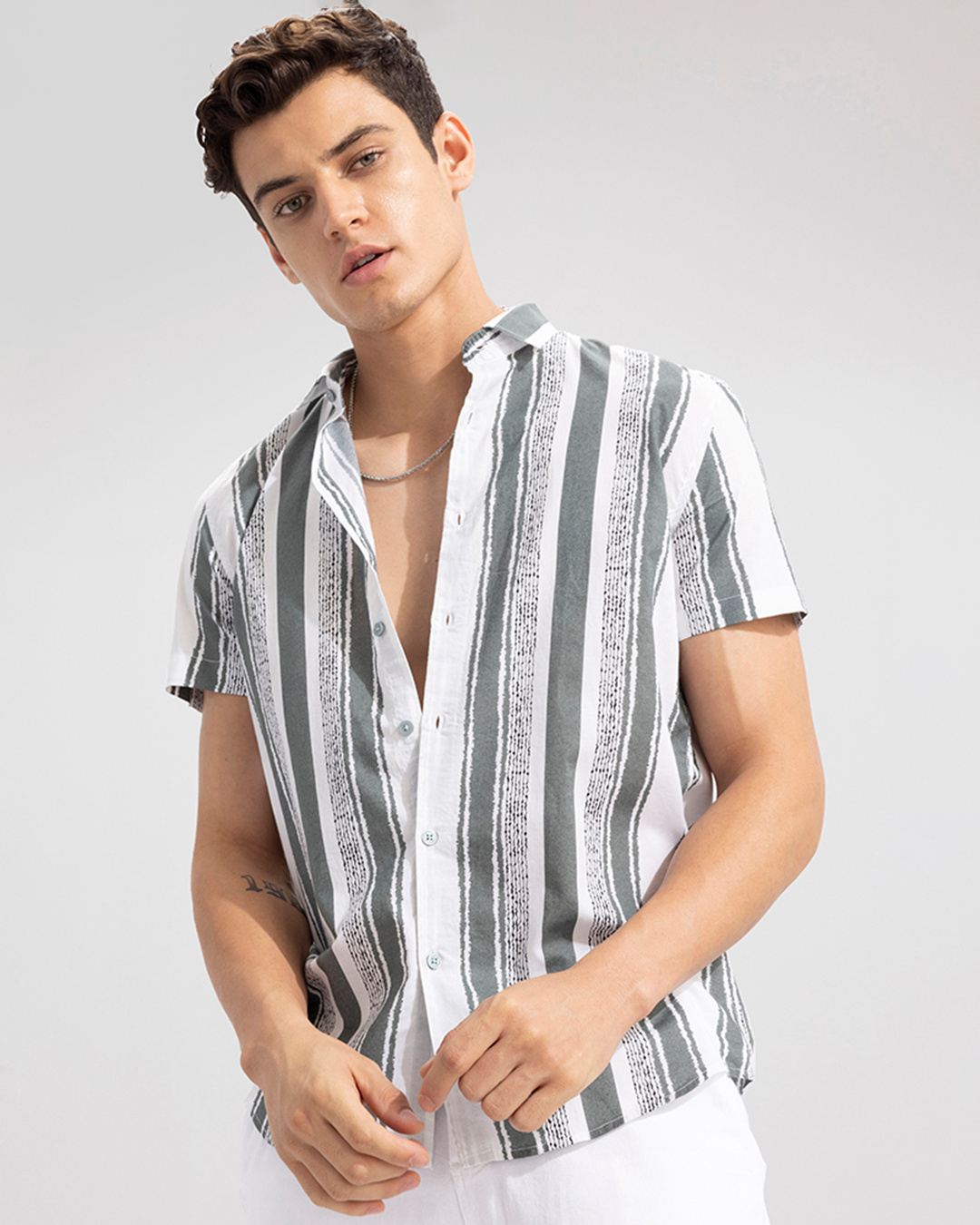 Buy Men's White & Grey Striped Slim Fit Shirt Online at Bewakoof