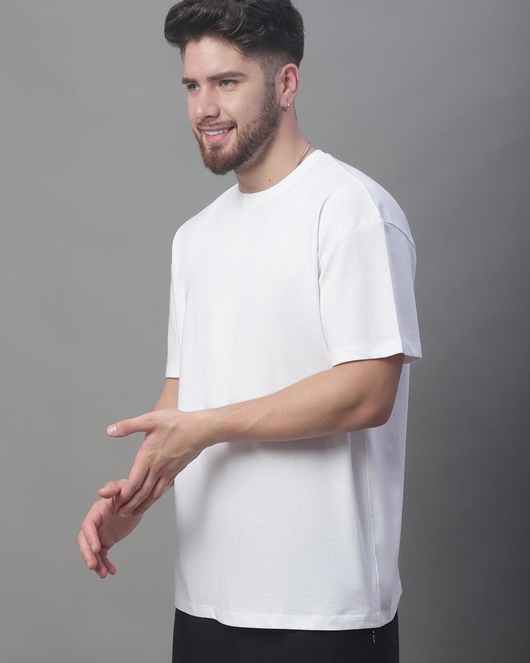 Buy Mens White Super Loose Fit T Shirt Online At Bewakoof 6383