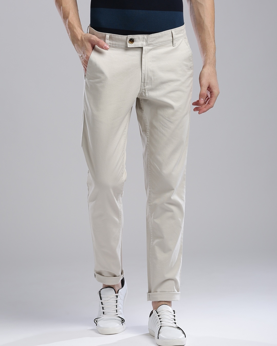 Buy Men's White Slim Fit Chinos Online at Bewakoof