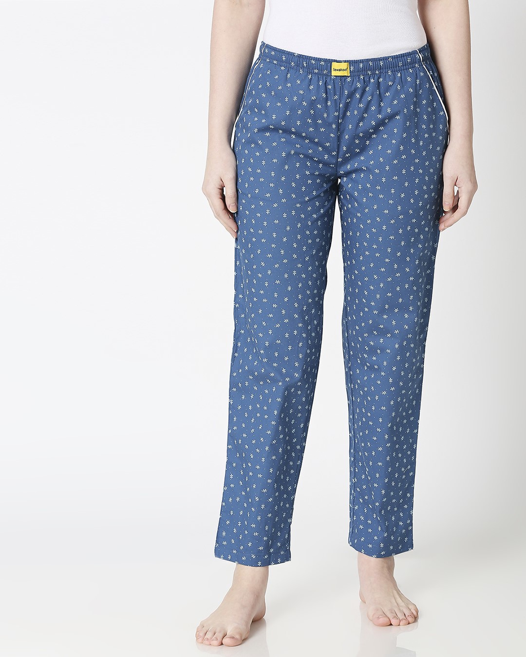 Shop Minimal Leaves All Over Printed Pyjamas-Back