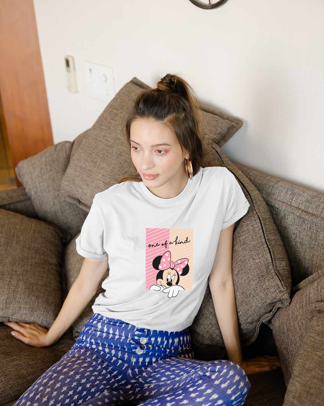 

Unique Minnie Boyfriend T-Shirt (DL) White Women' Printed Boyfriend T-Shirts Bewakoof.com