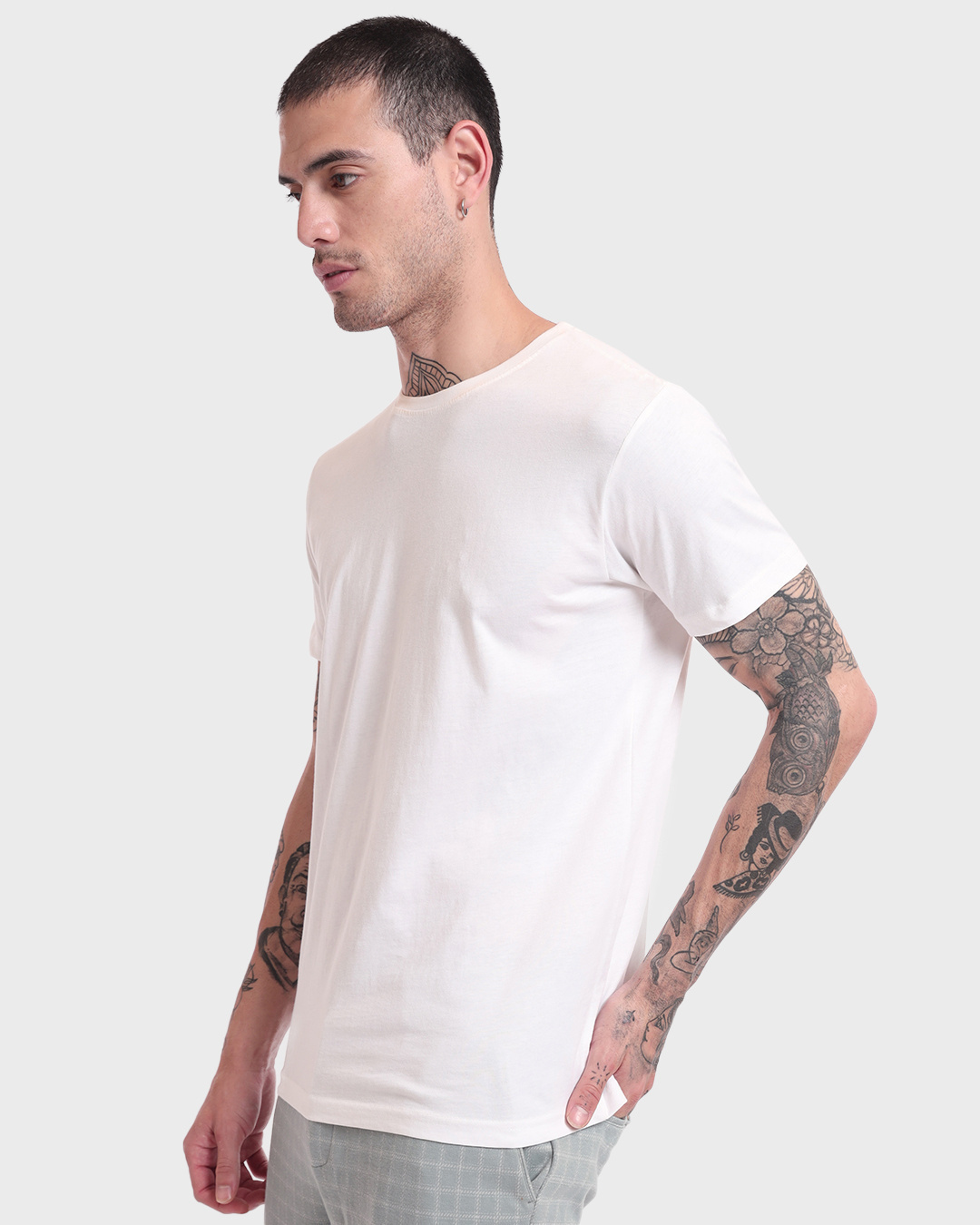 Buy Men's White T-shirt Online at Bewakoof