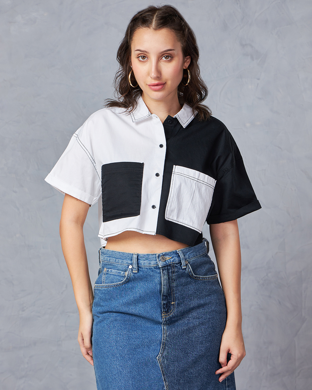 Shop Women's White & Black Color Block Oversized Cropped Shirt-Back
