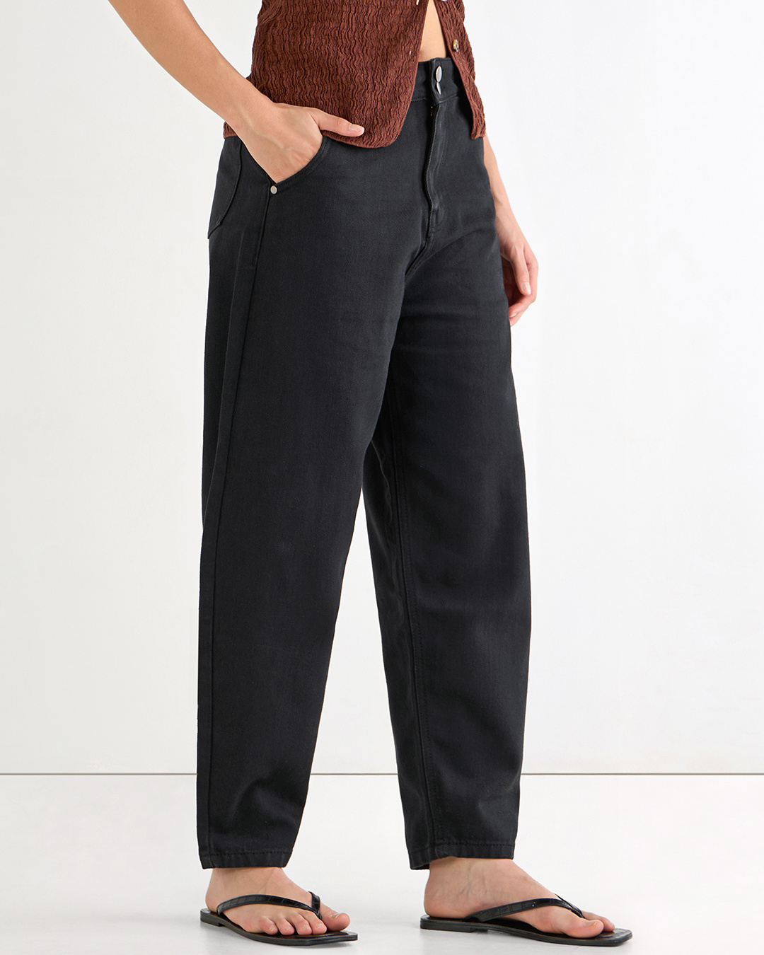 Shop Women's Black Baggy Tapered Fit Jeans-Back