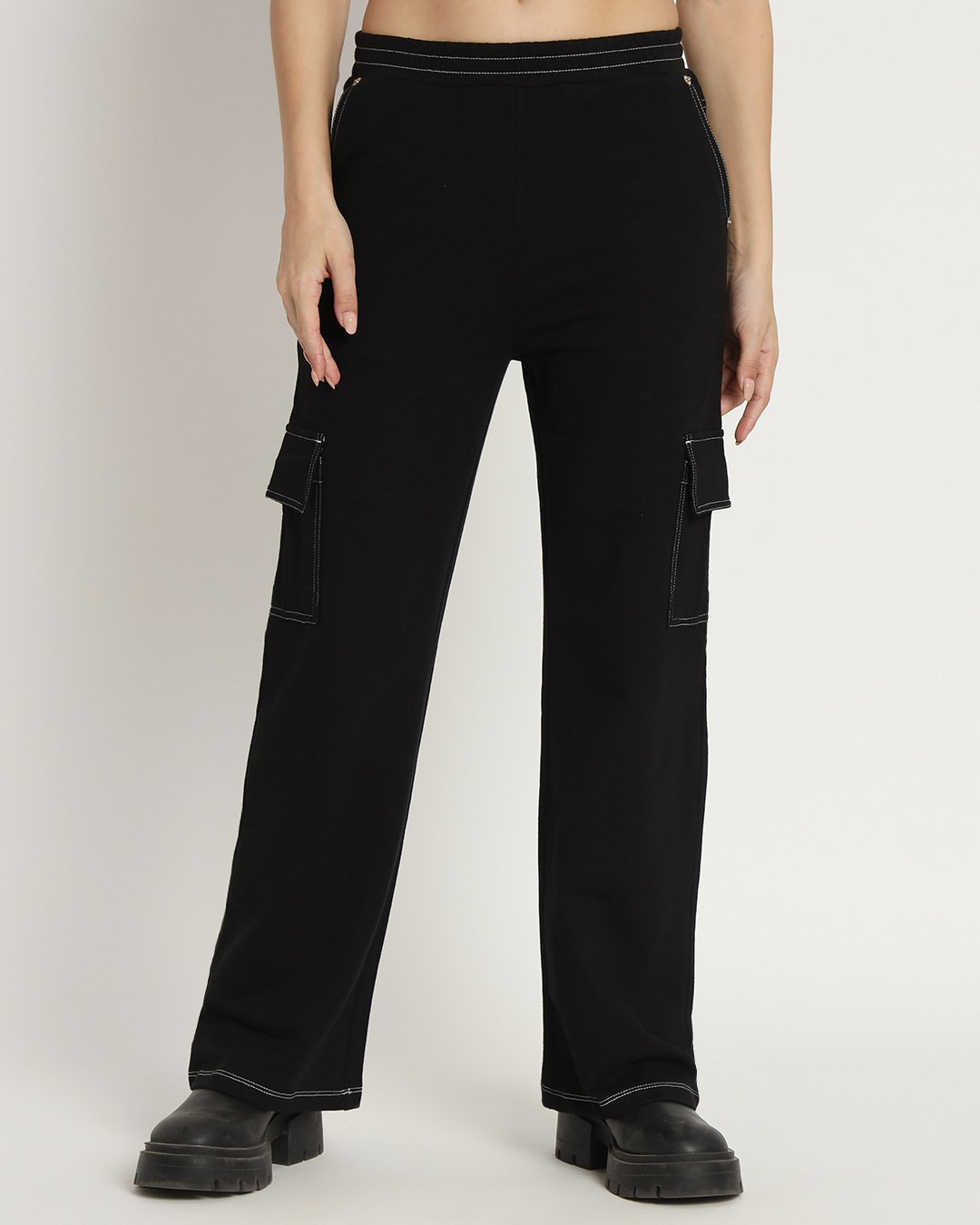 Buy Women's Black Cargo Pants Online at Bewakoof