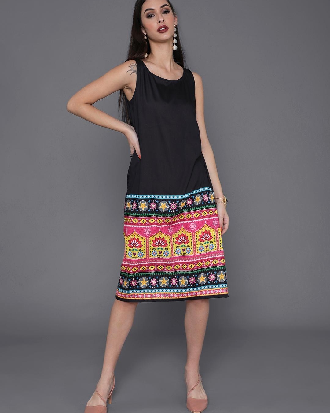 Women Indigo Calf Length Three-Quarter Sleeves Straight Ethnic Motif Printed Cotton Kurta With Pockets