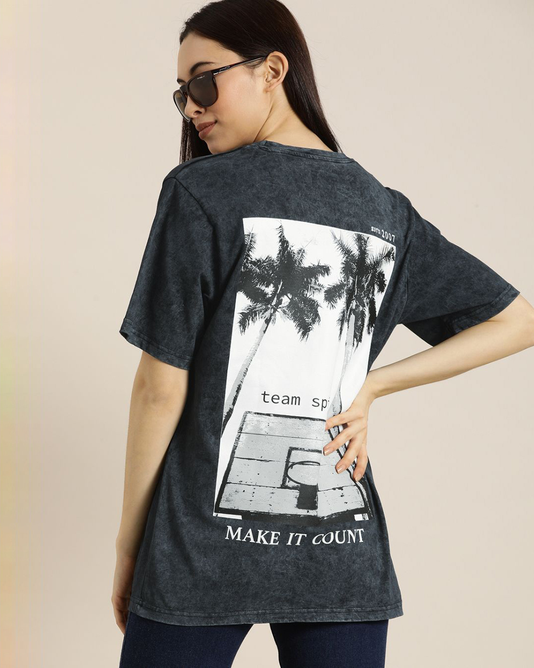 Shop Women's Black Graphic Print T-shirt-Back