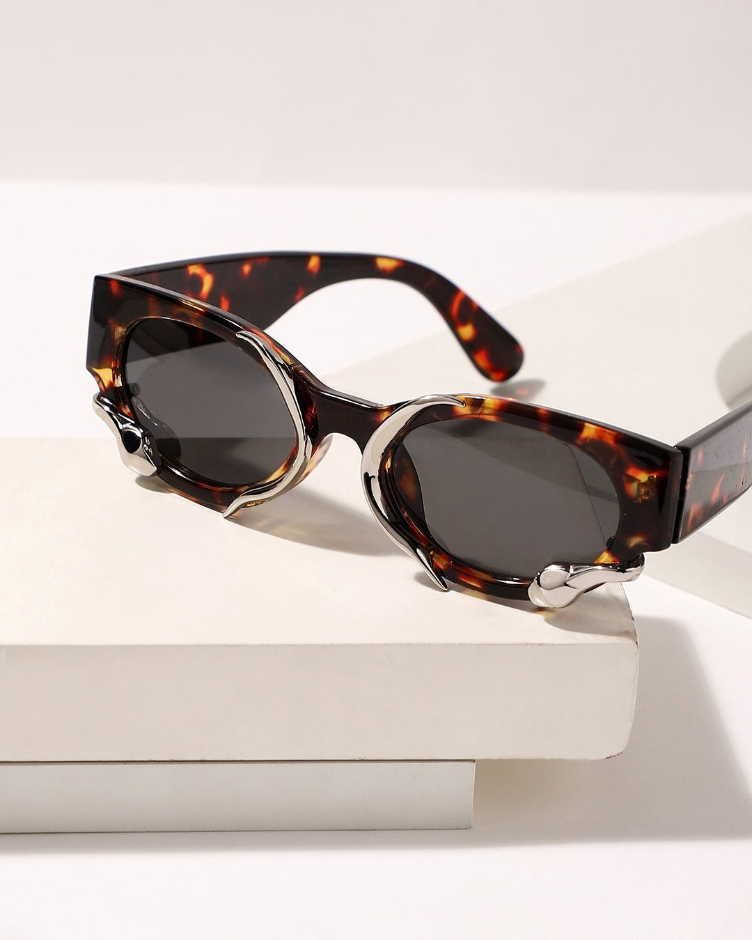 Shop Women's Black Oval Polarised Lens Sunglasses-Back
