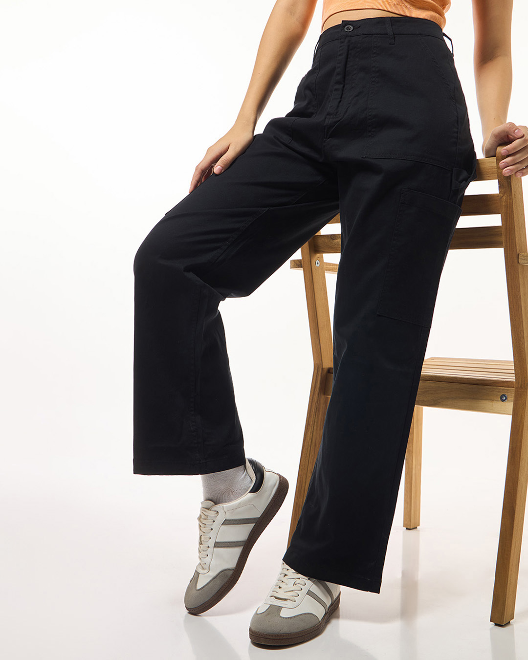 Shop Women's Black Oversized Cargo Carpenter Pants-Back