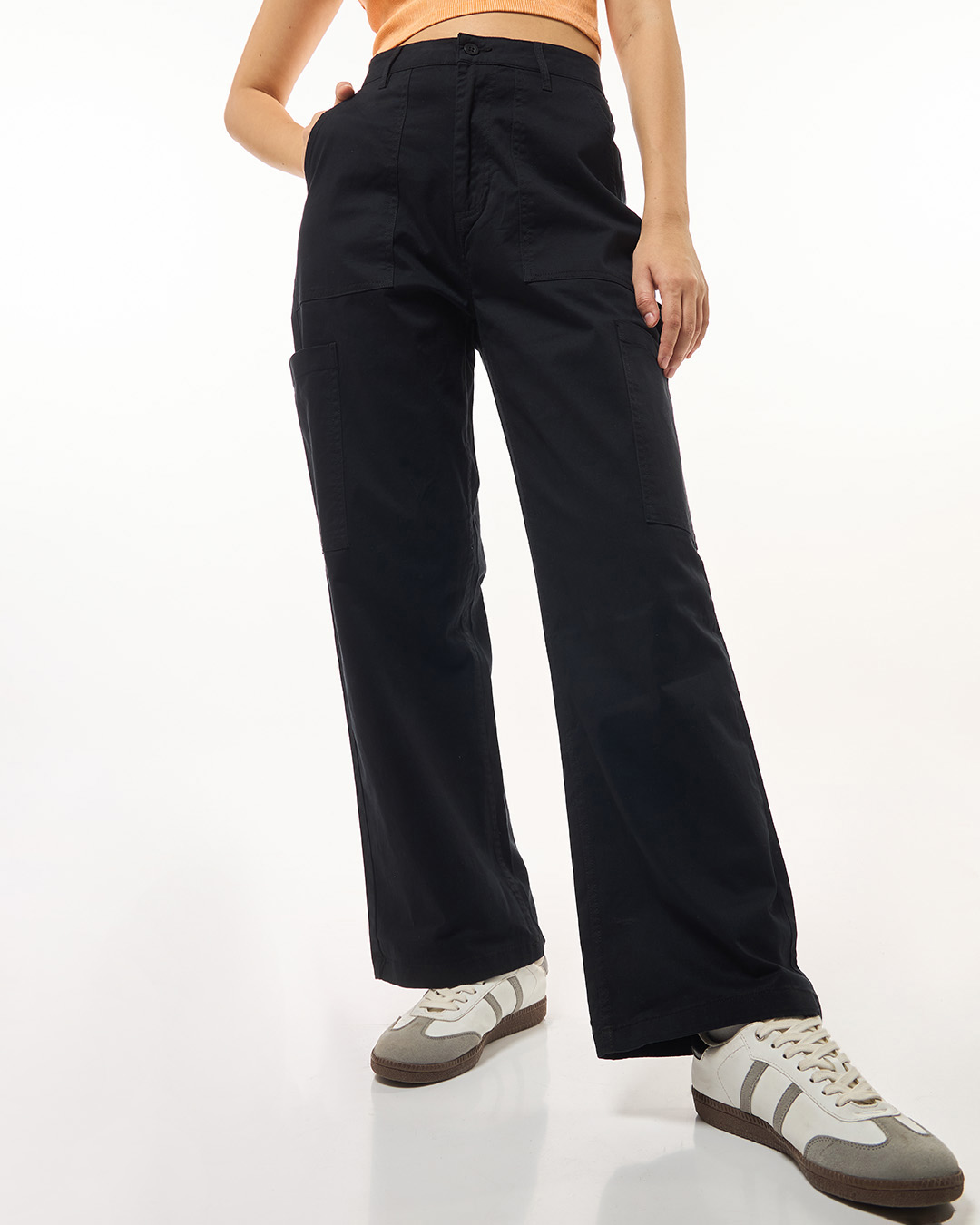 Shop Women's Black Oversized Cargo Carpenter Pants-Back
