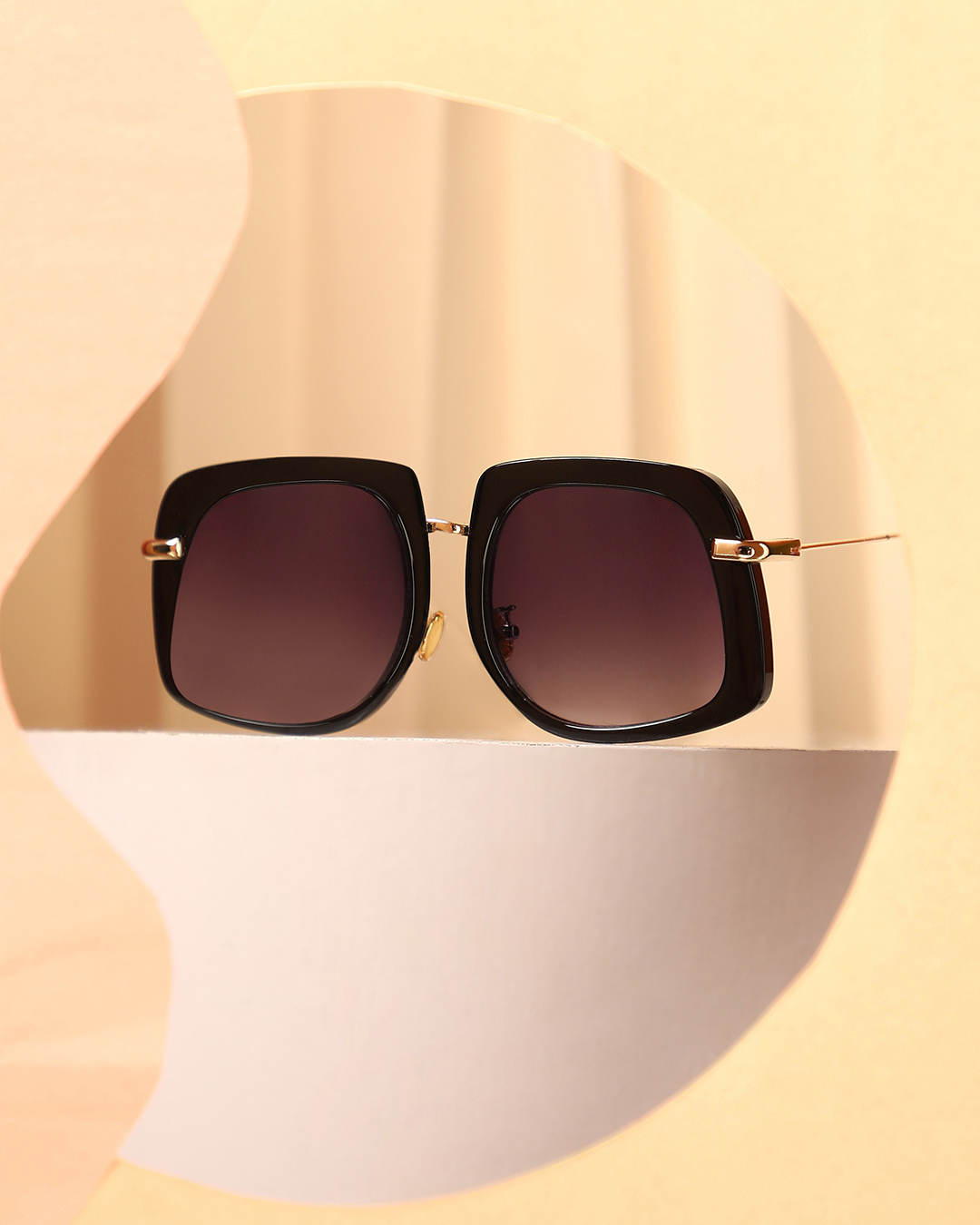 Shop Women's Black Oversized Polarised Lens Sunglasses-Back