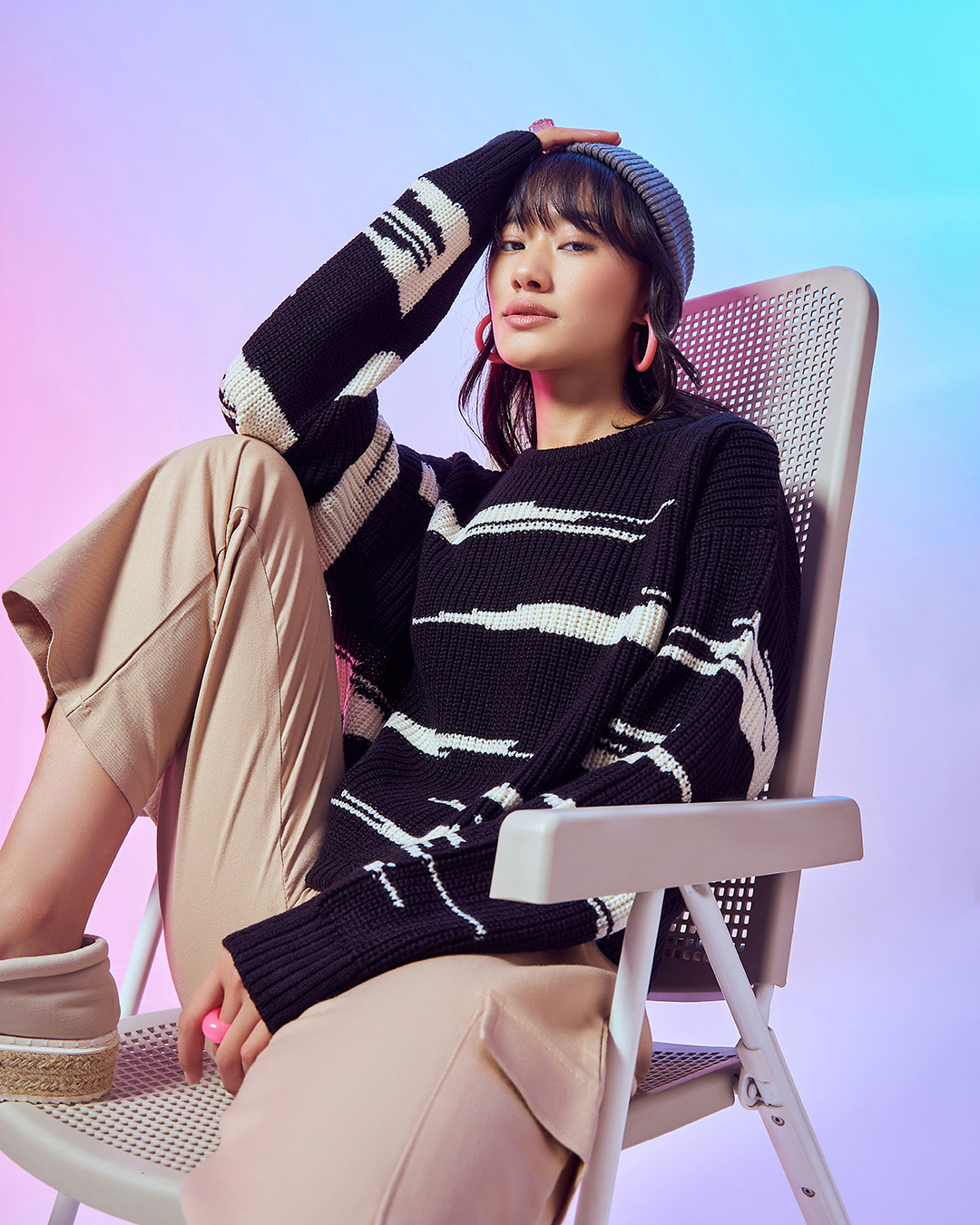 Buy Women's Black & White Oversized Sweater Online at Bewakoof