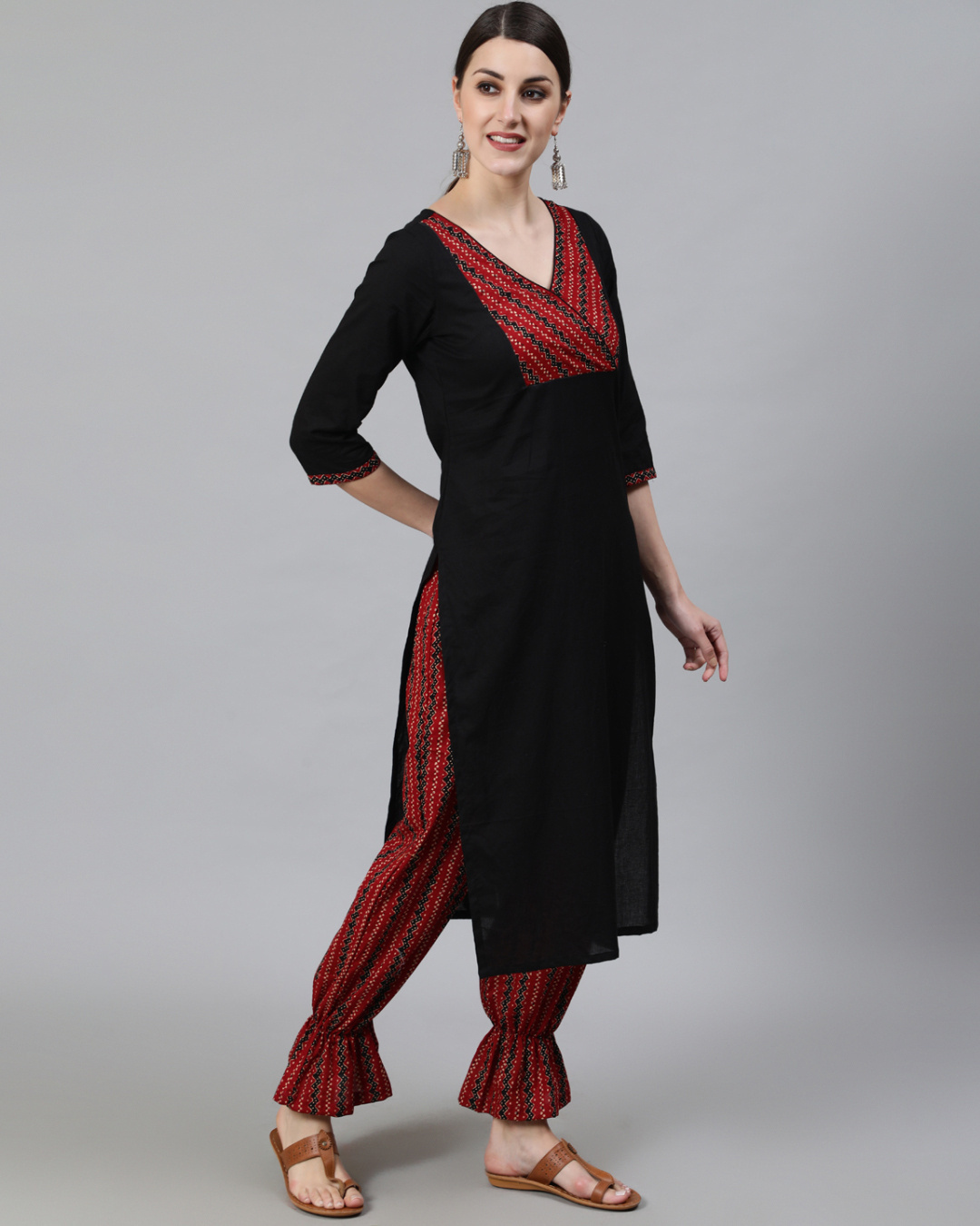 Shop Women's Black & Red Printed Cotton Kurta Set-Back