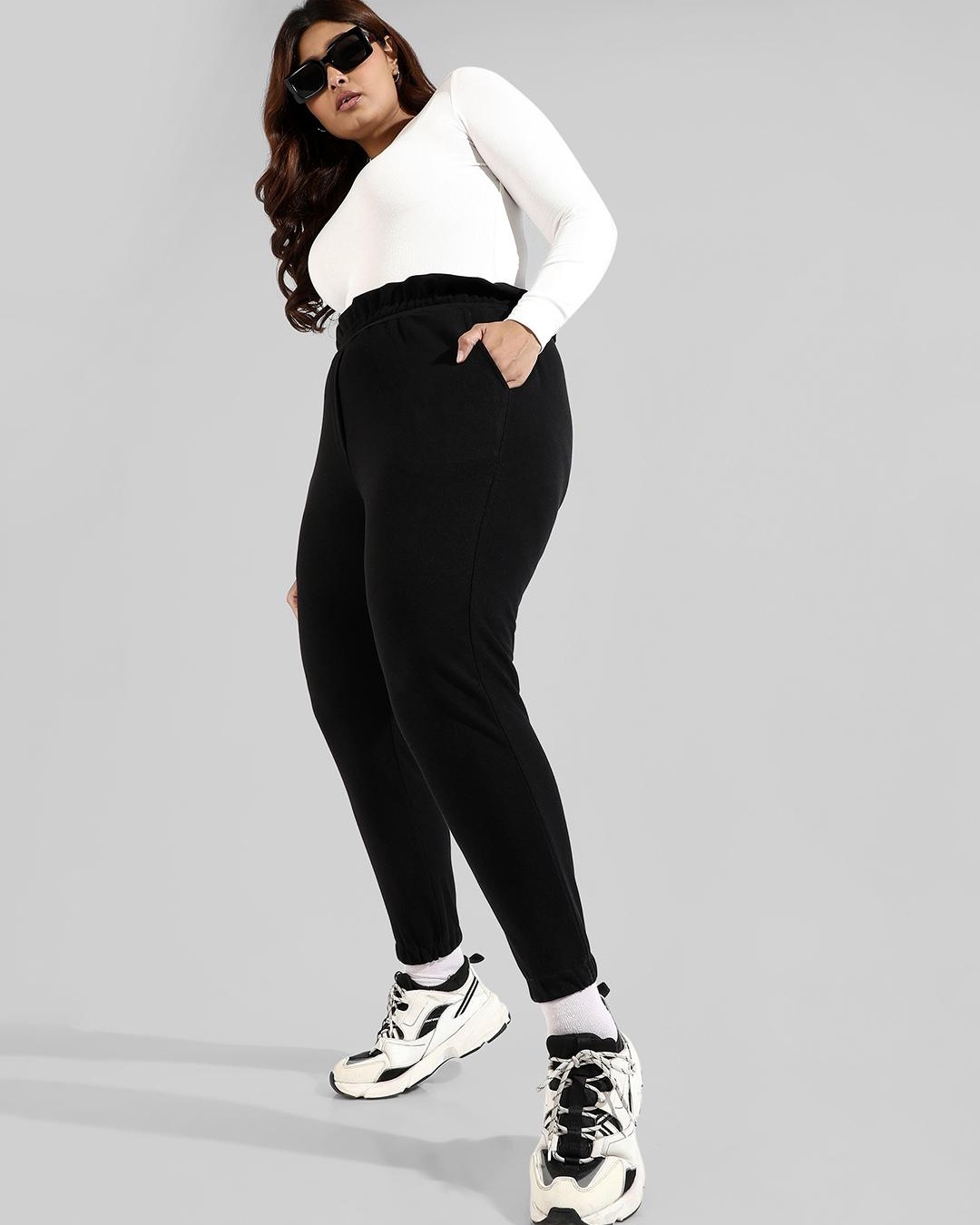 Buy Women's Black Skinny Fit Plus Size Joggers Online at Bewakoof