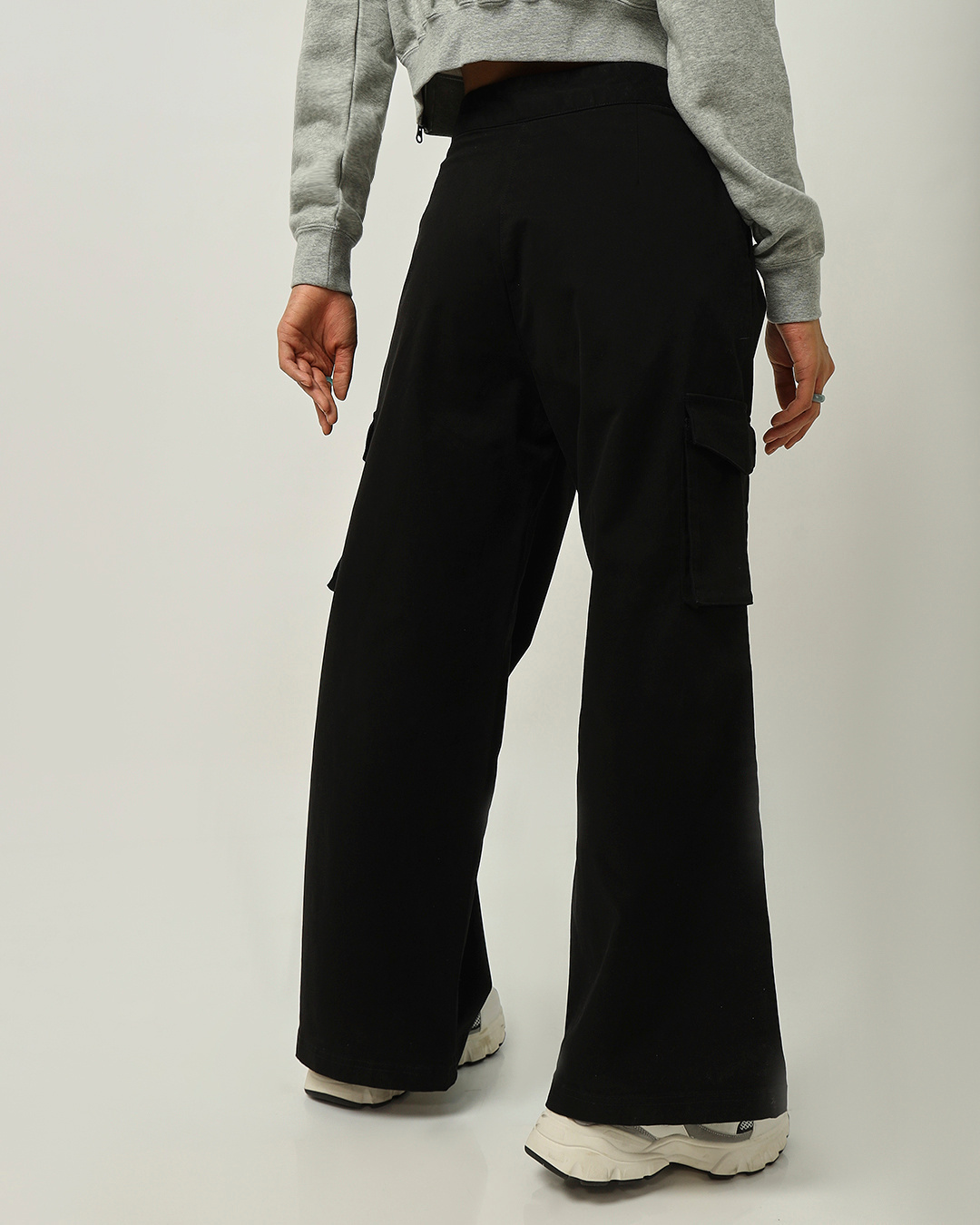 Buy Women's Black Cargo Pants Online at Bewakoof