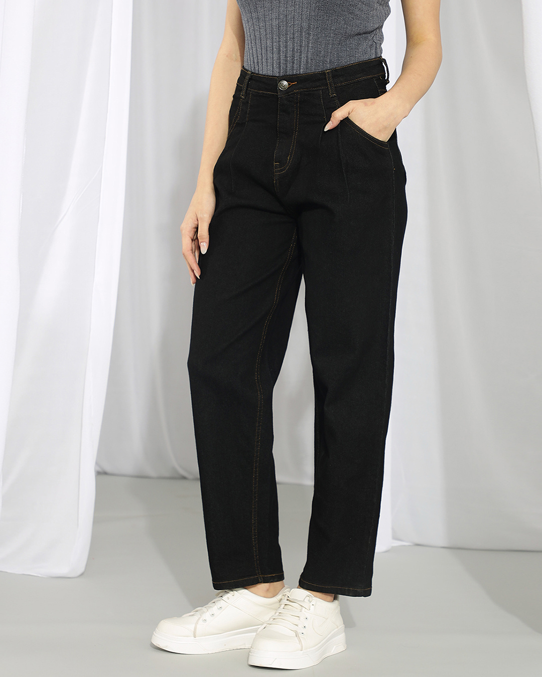 Women Black Denim Side Pockets Straight Jeans
