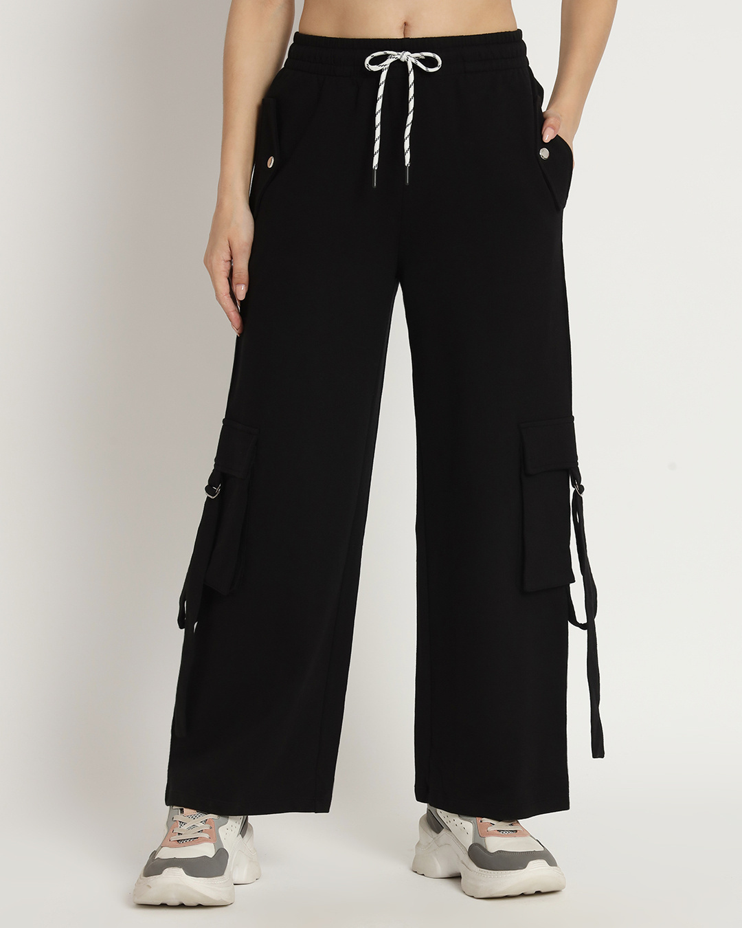 Buy Women's Black Tapered Fit Cargo Korean Pants Online at Bewakoof