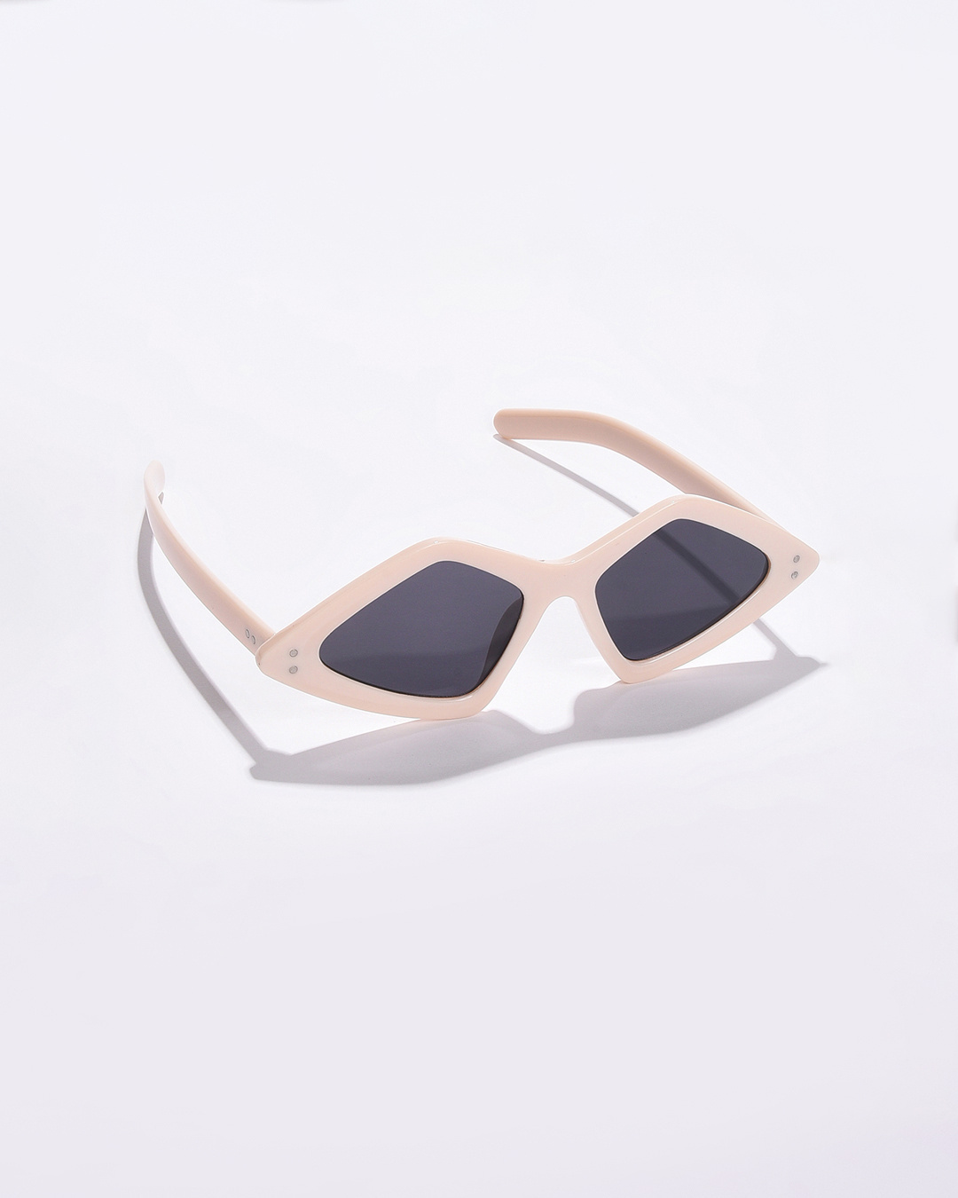 Shop Women's Black Geometric Polarised Lens Sunglasses-Back