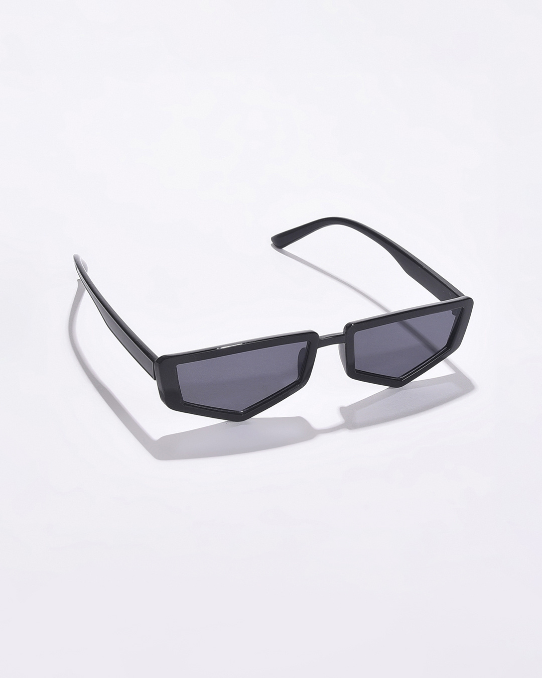Shop Women's Black Wayfarer Polarised Lens Sunglasses-Back
