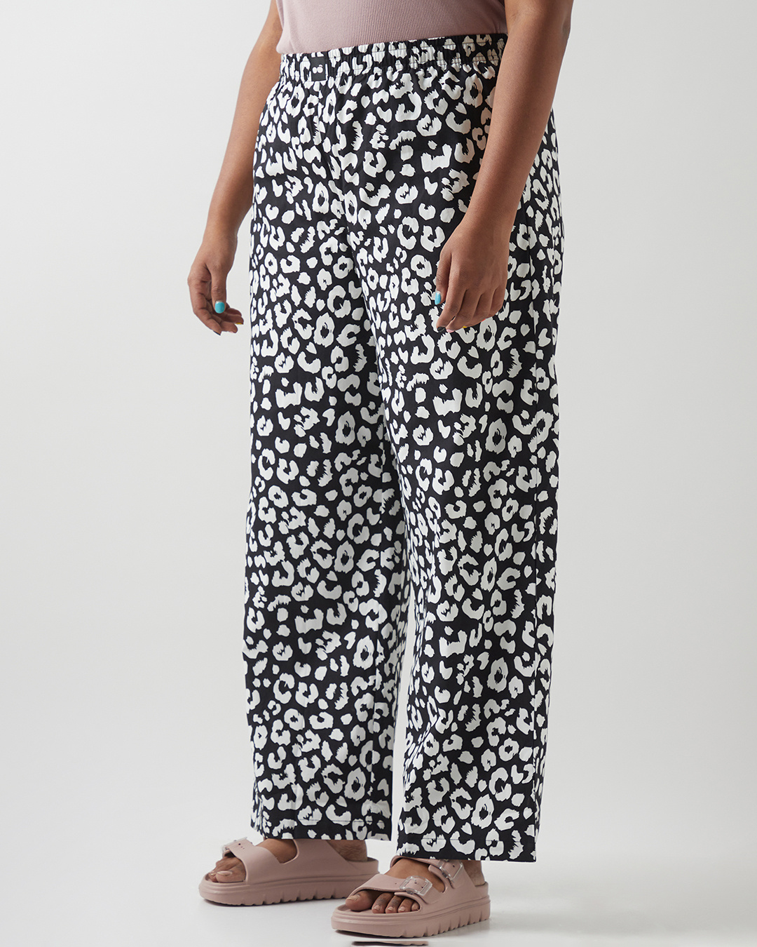 Shop Women's Black & White All Over Printed Plus Size Wide Leg Pyjamas-Back