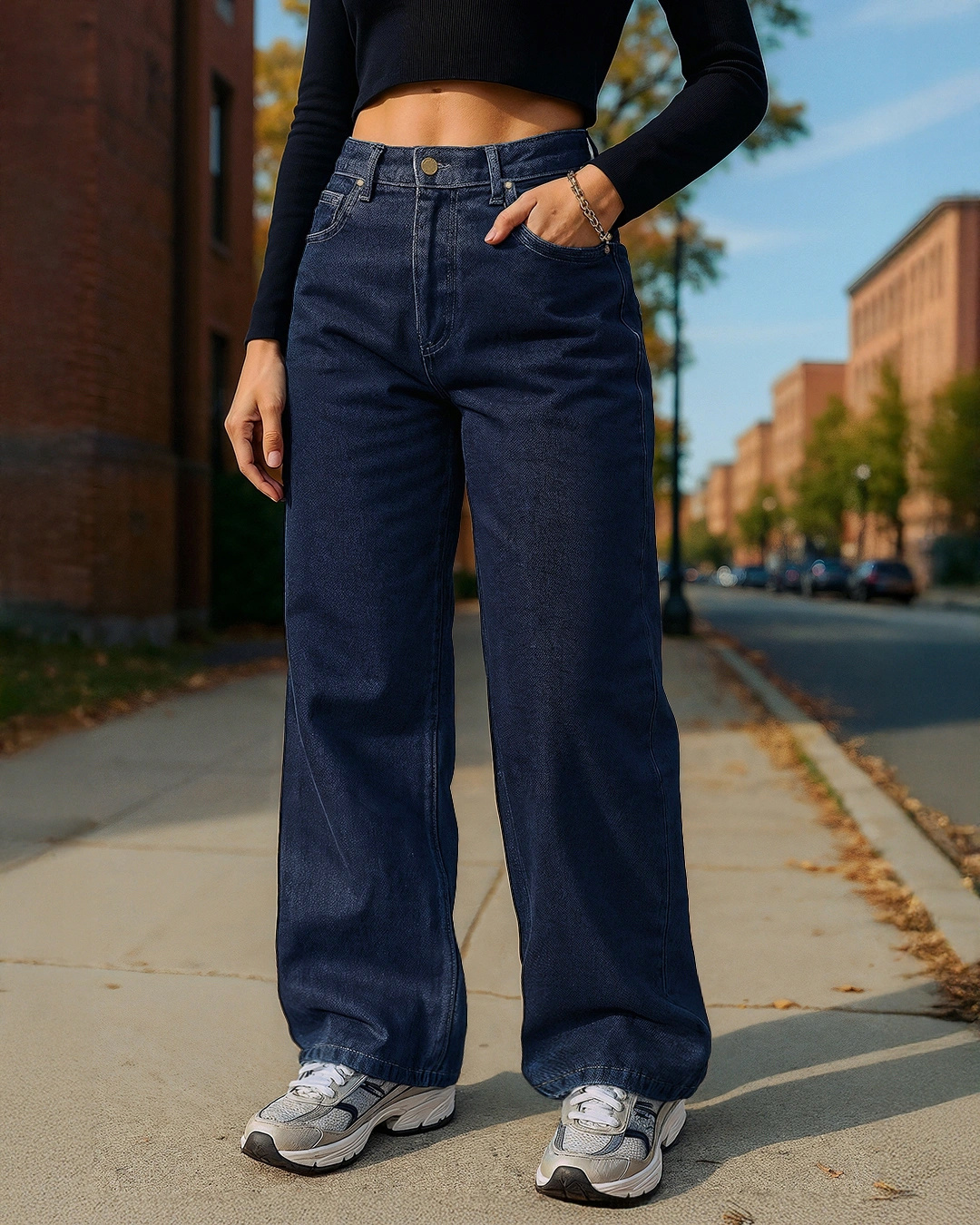 Women Blue Washed Tube Top With Straight Fit Jeans