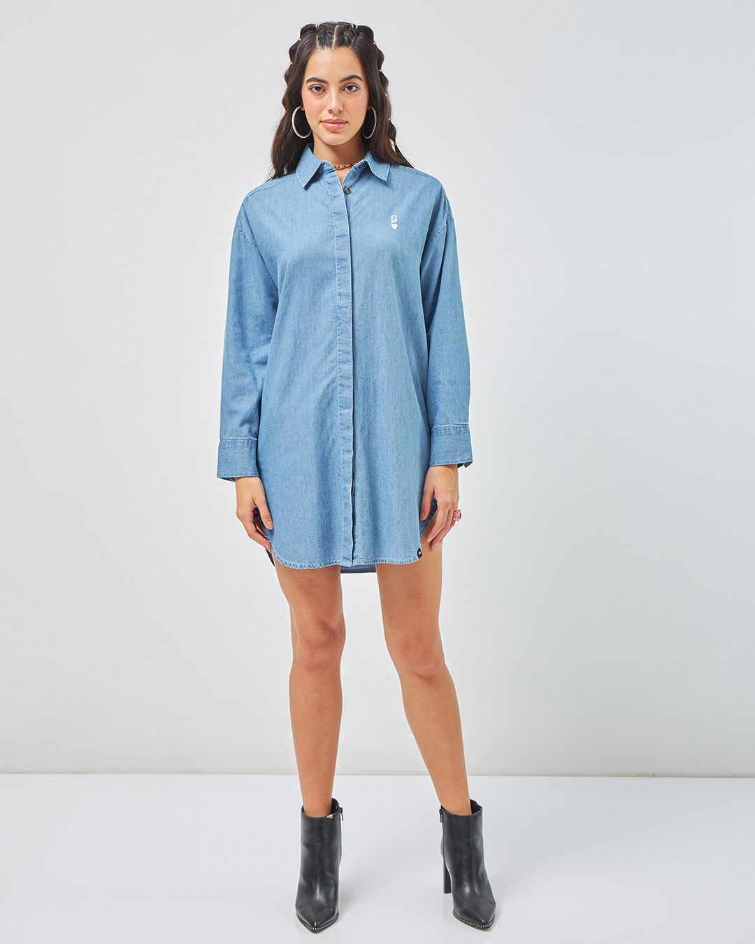 Shop Women's Blue Queen Typography Super Loose Fit Shirt Dress-Back