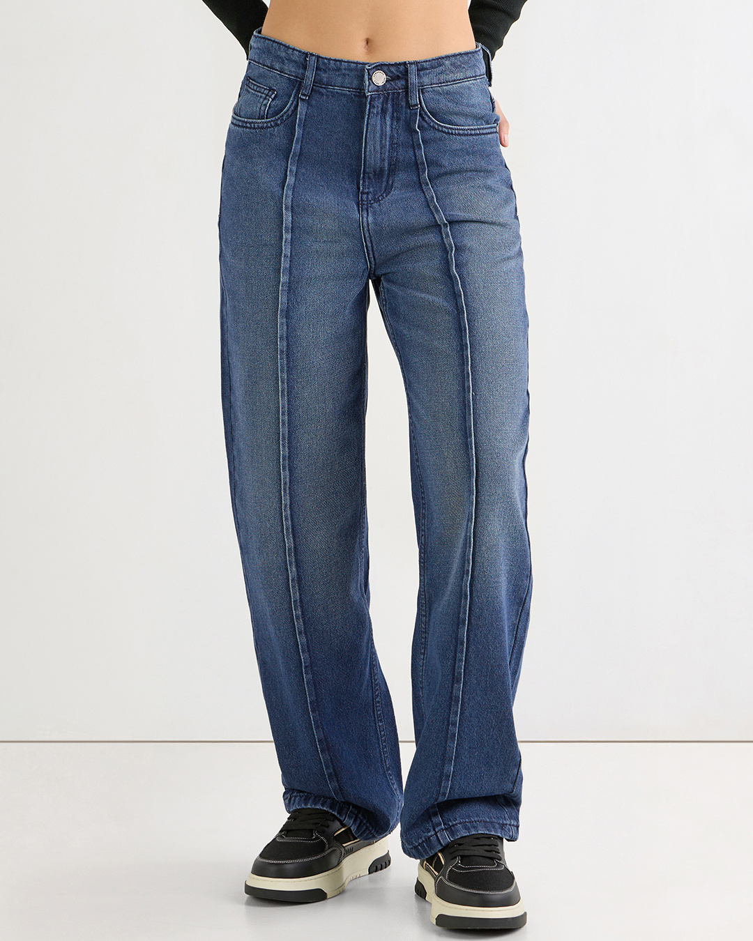 Shop Women's Blue Washed Straight Fit Jeans-Back