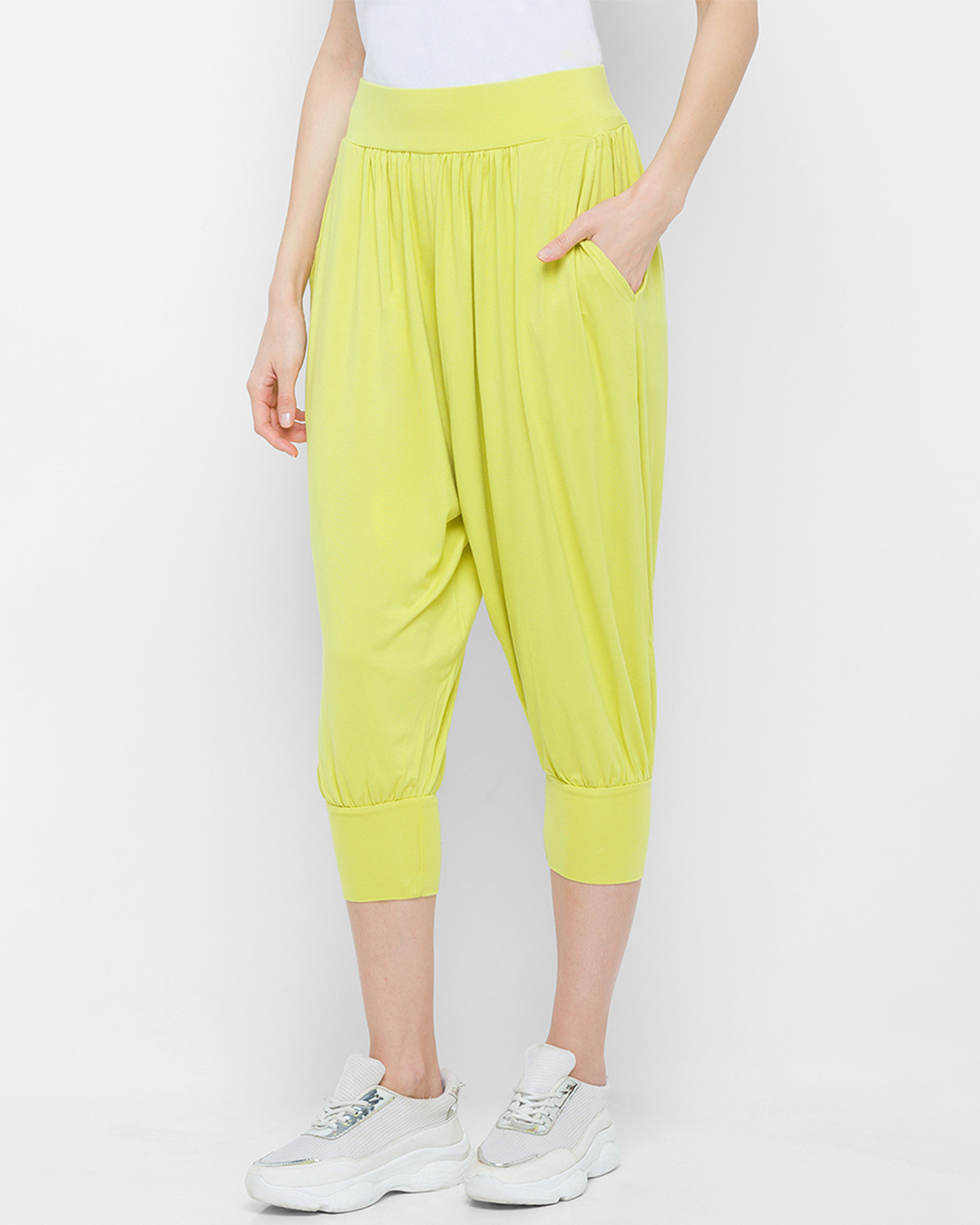 Buy Women's Green Capris Online at Bewakoof