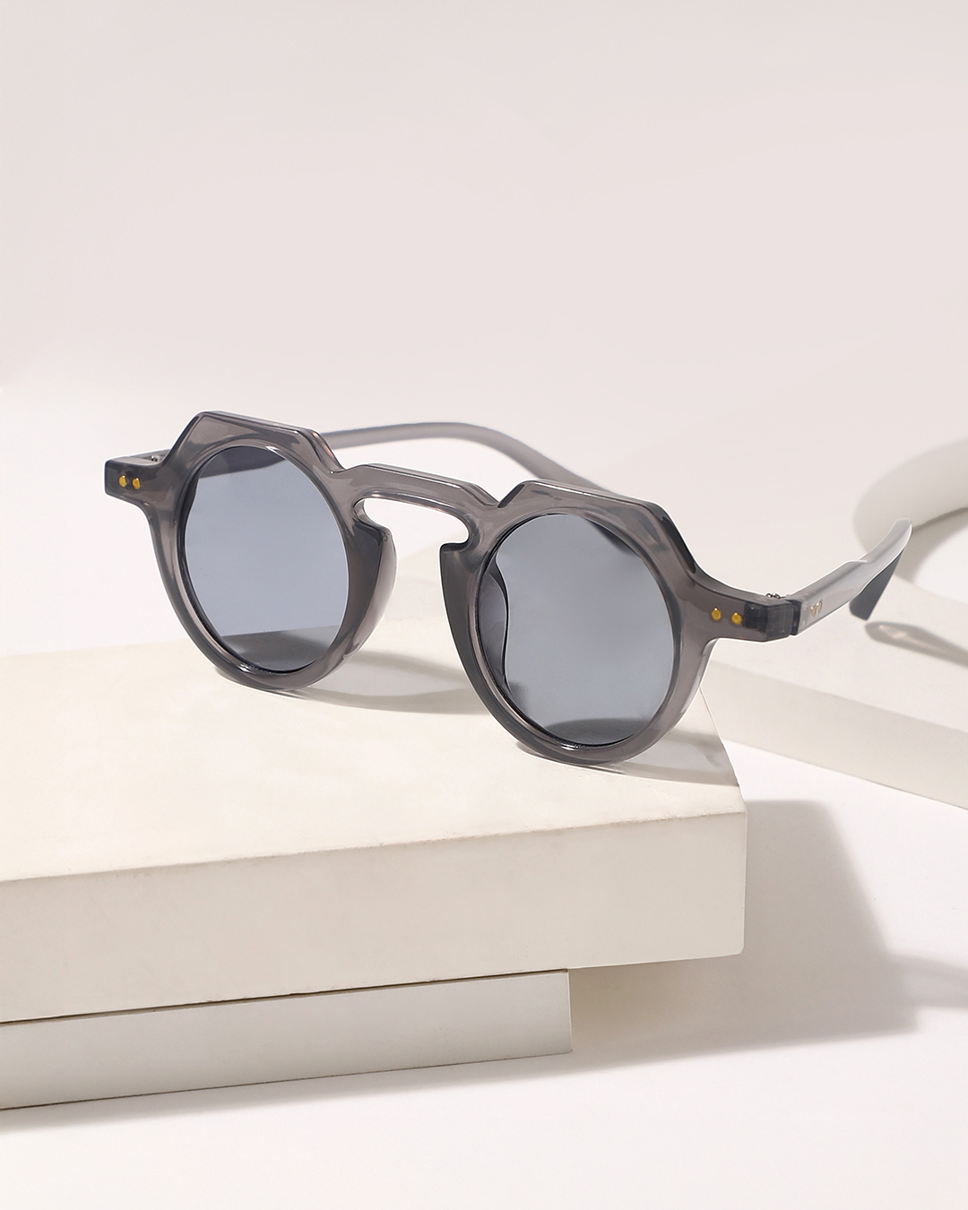 Shop Women's Grey Round Polarised Lens Sunglasses-Back