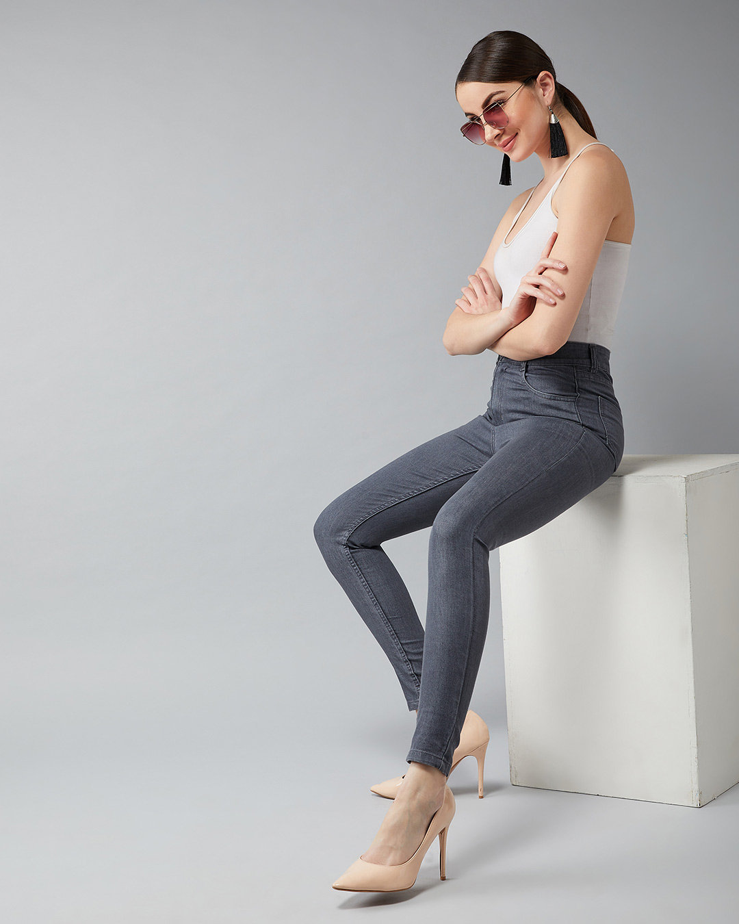 Shop Women's Grey Skinny Fit Stretchable Denim Jeans-Back