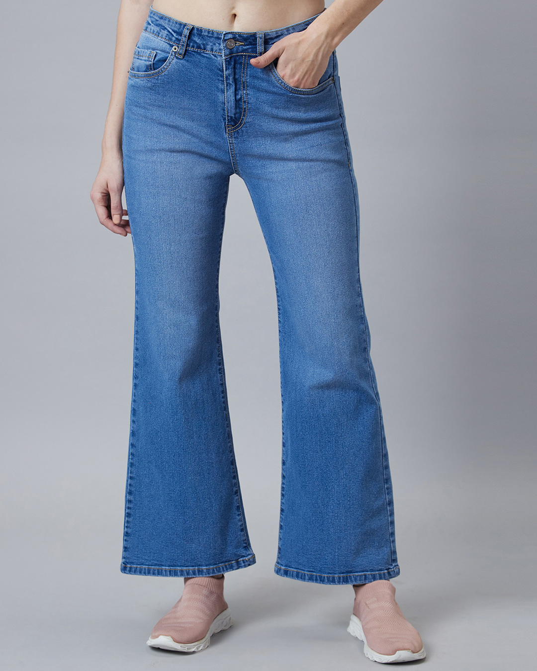 Buy Women's Mid Blue Washed Bootcut Jeans Online at Bewakoof