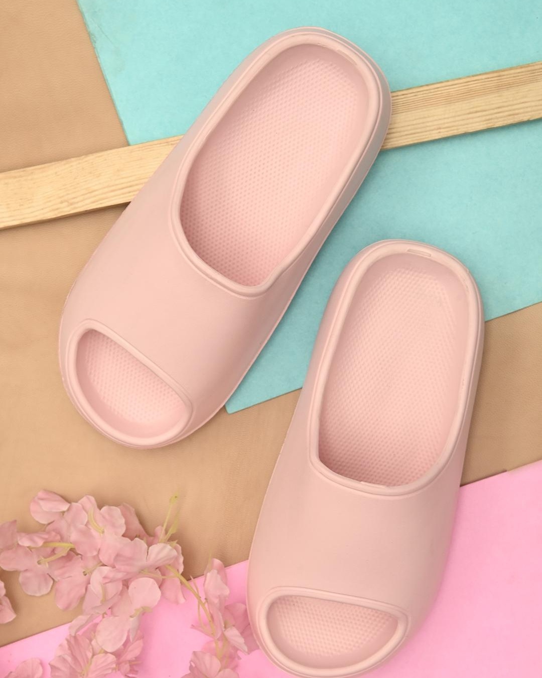ladies pink nike sliders