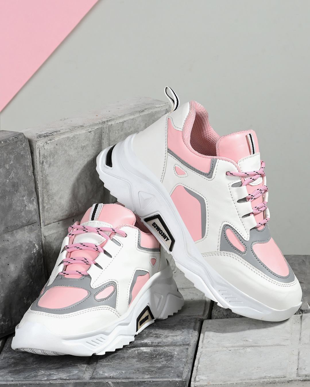 Pink colour 2025 sports shoes