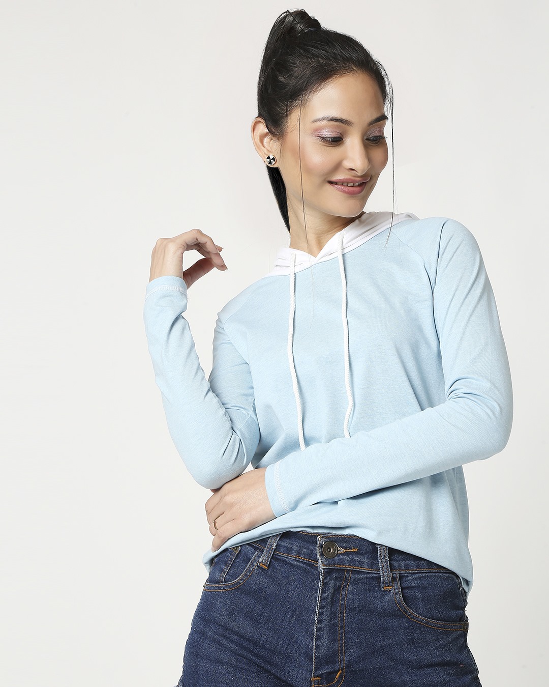 

Women' Raglan Melange Hoodie Women Melange Raglan Sleeves Hoodie Tee Bewakoof.com