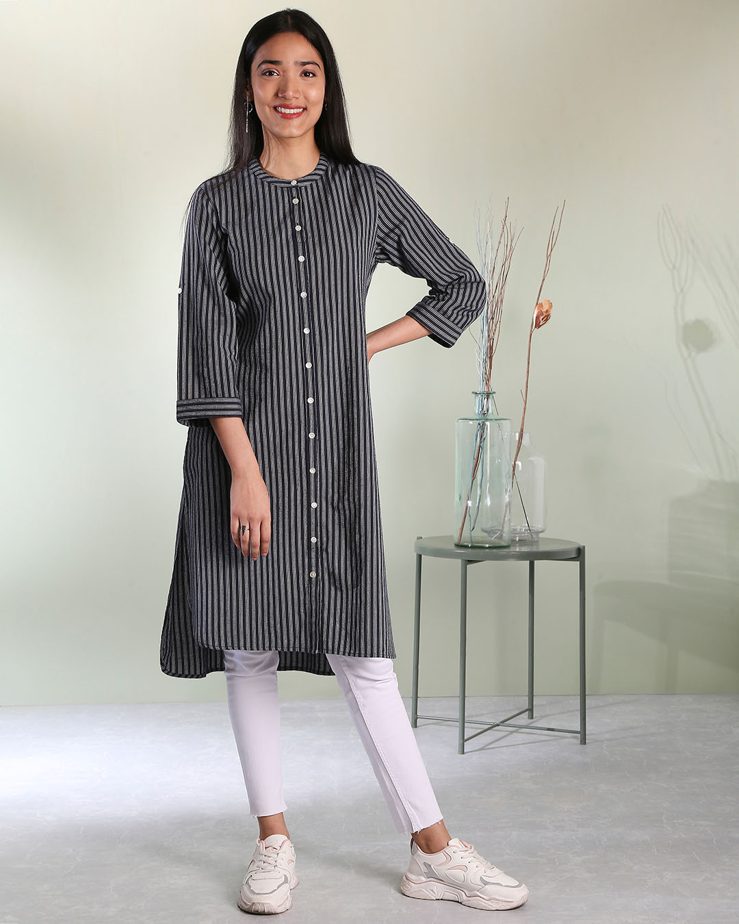 Buy Women's Stripe Mandarin Collar Button Down Side Slit Kurta Online