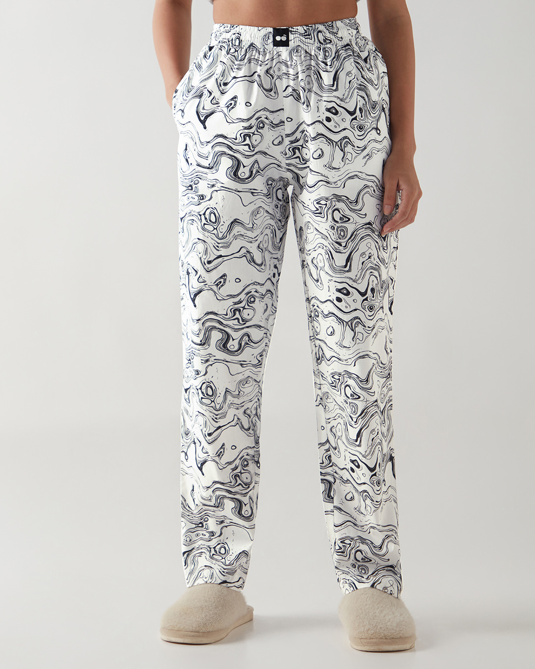 Shop Women's White All Over Printed Pyjamas-Back