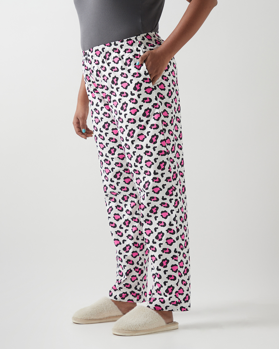 Shop Women's White & Pink All Over Printed Plus Size Pyjamas-Back