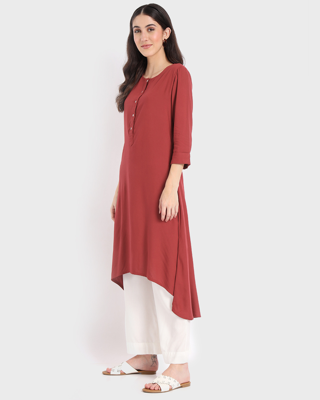 Shop Women's Red Mid Kurta-Back