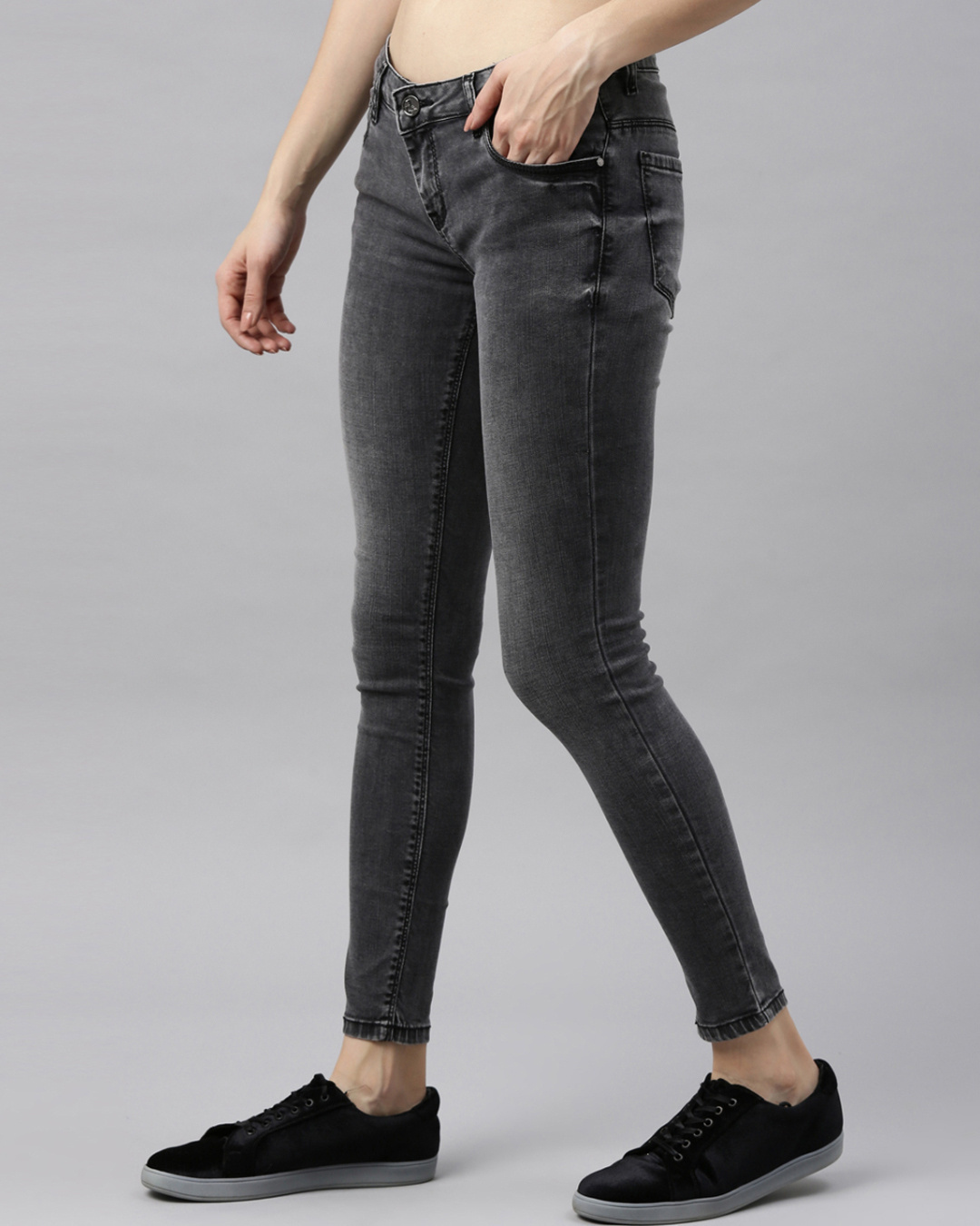 Shop Women's Black Cotton Skinny Fit Clean Look Jeans-Back