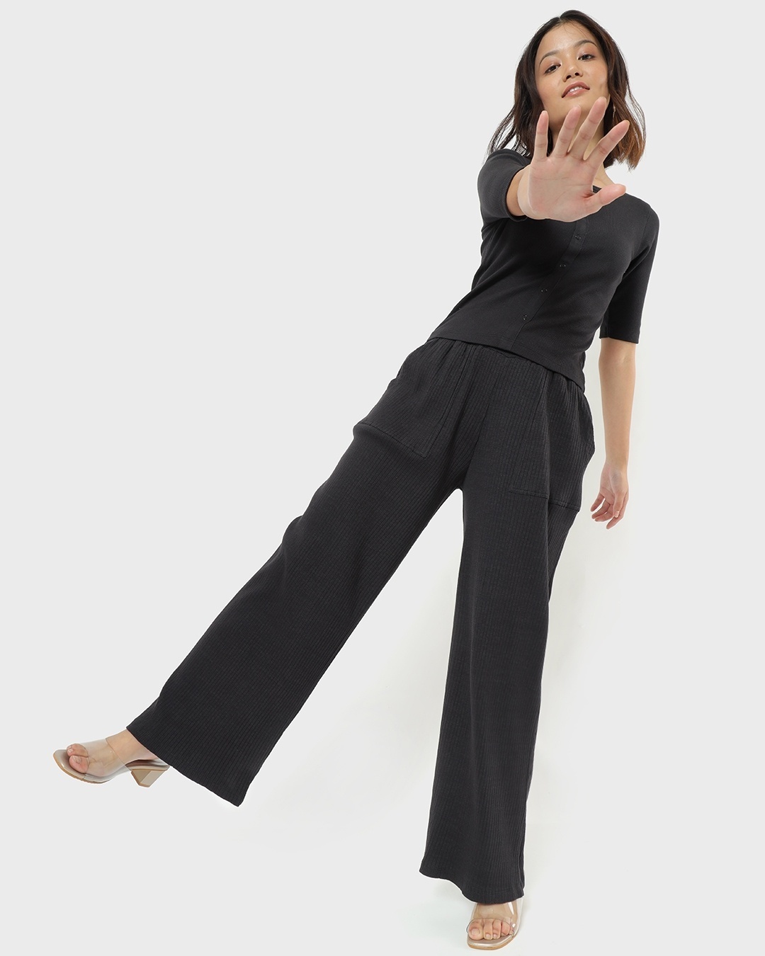 Cropped 100 linen trousers with pockets  Massimo Dutti