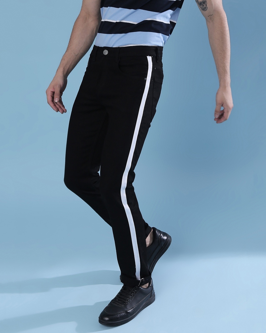 Shop Men's Black Regular Fit Jeans-Design