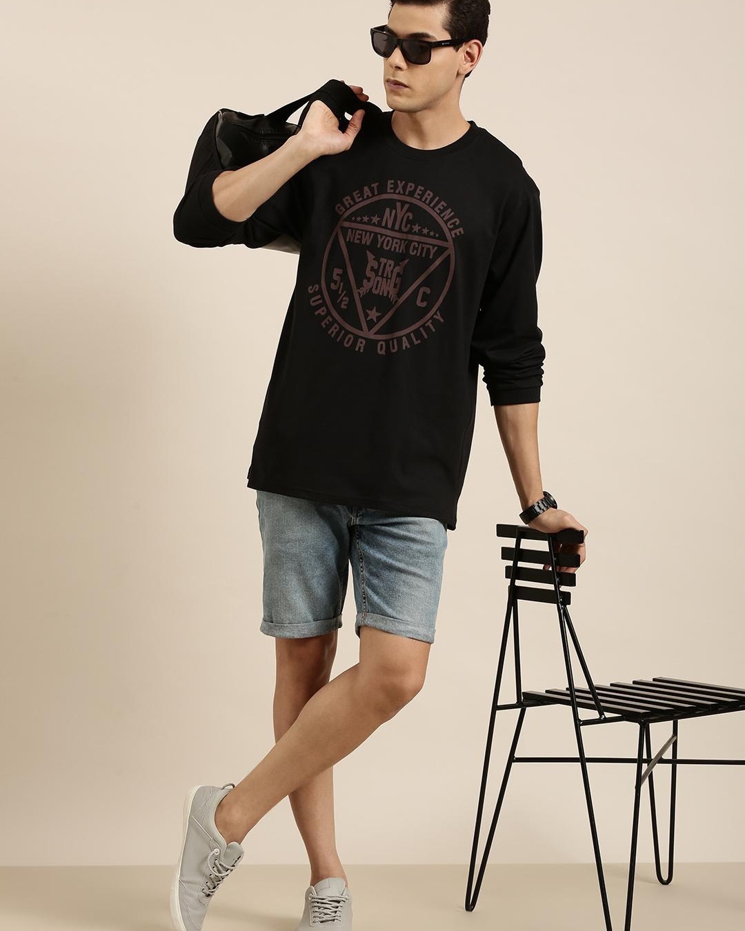 Buy Mens Black Graphic Printed Oversized T Shirt Online At Bewakoof 5979