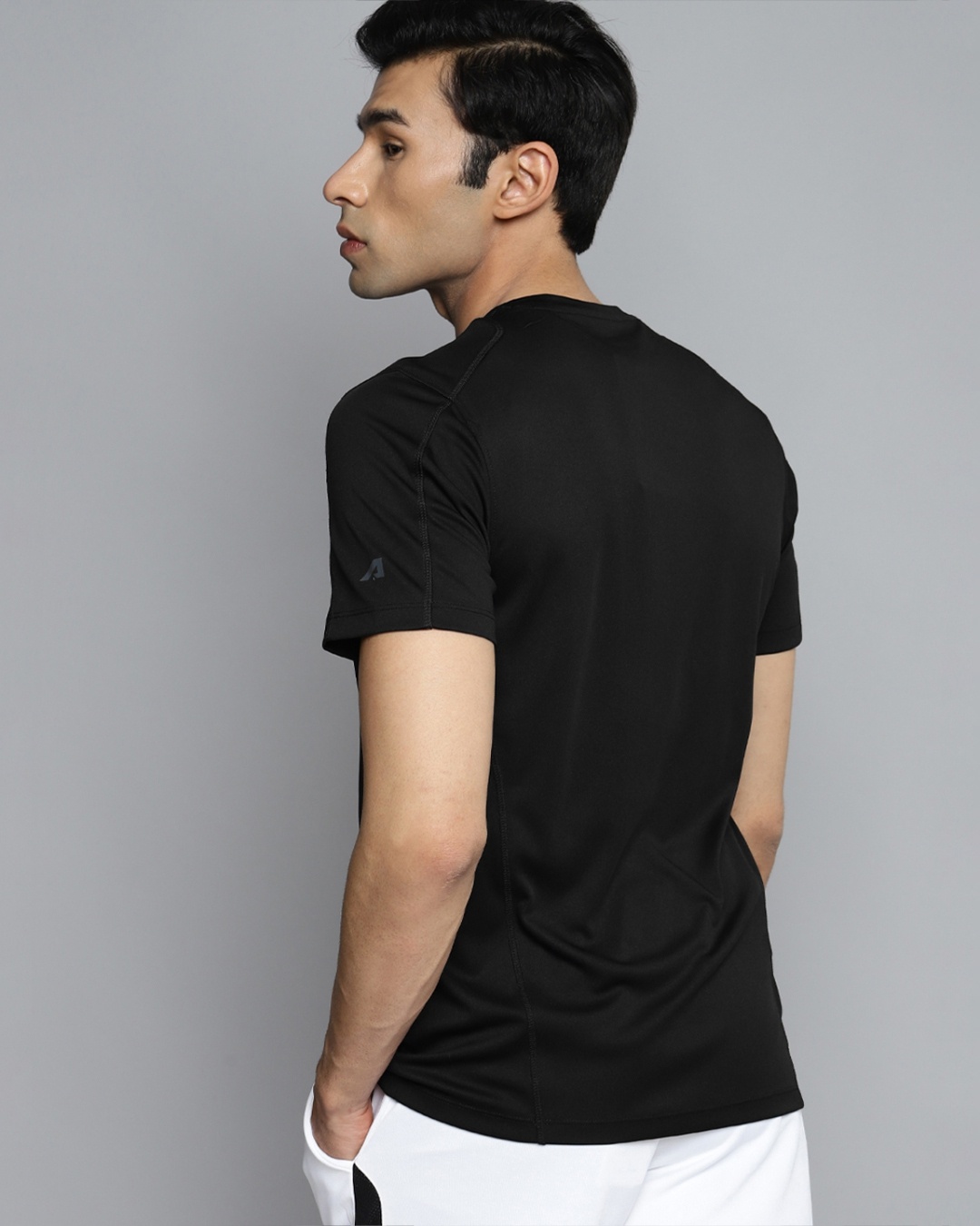Buy Men's Black Slim Fit Tshirt for Men Black Online at Bewakoof