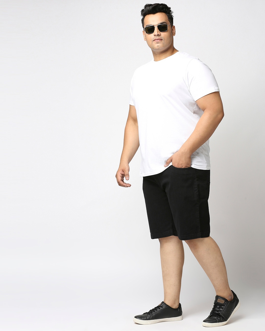 Shop Men's Black Washed Regular Fit Denim Shorts-Full