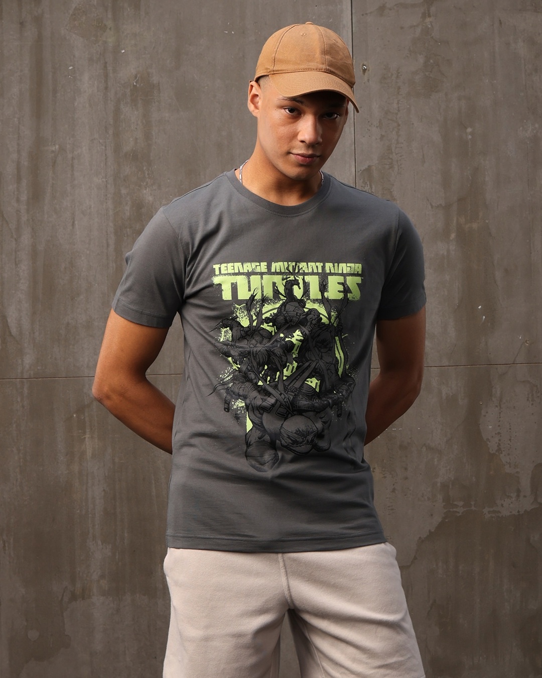 https://images.bewakoof.com/t1080/men-s-grey-turtle-warriors-graphic-printed-t-shirt-602712-1690374928-1.jpg