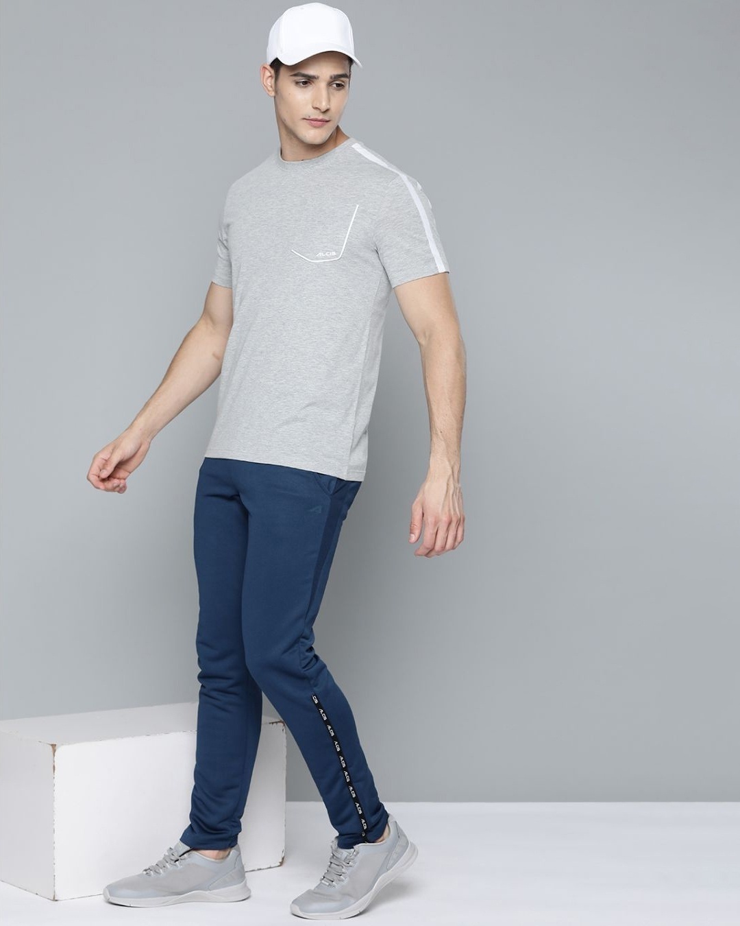 Buy Men's Grey & White Color Block Slim Fit Cotton T-shirt for Men Grey ...