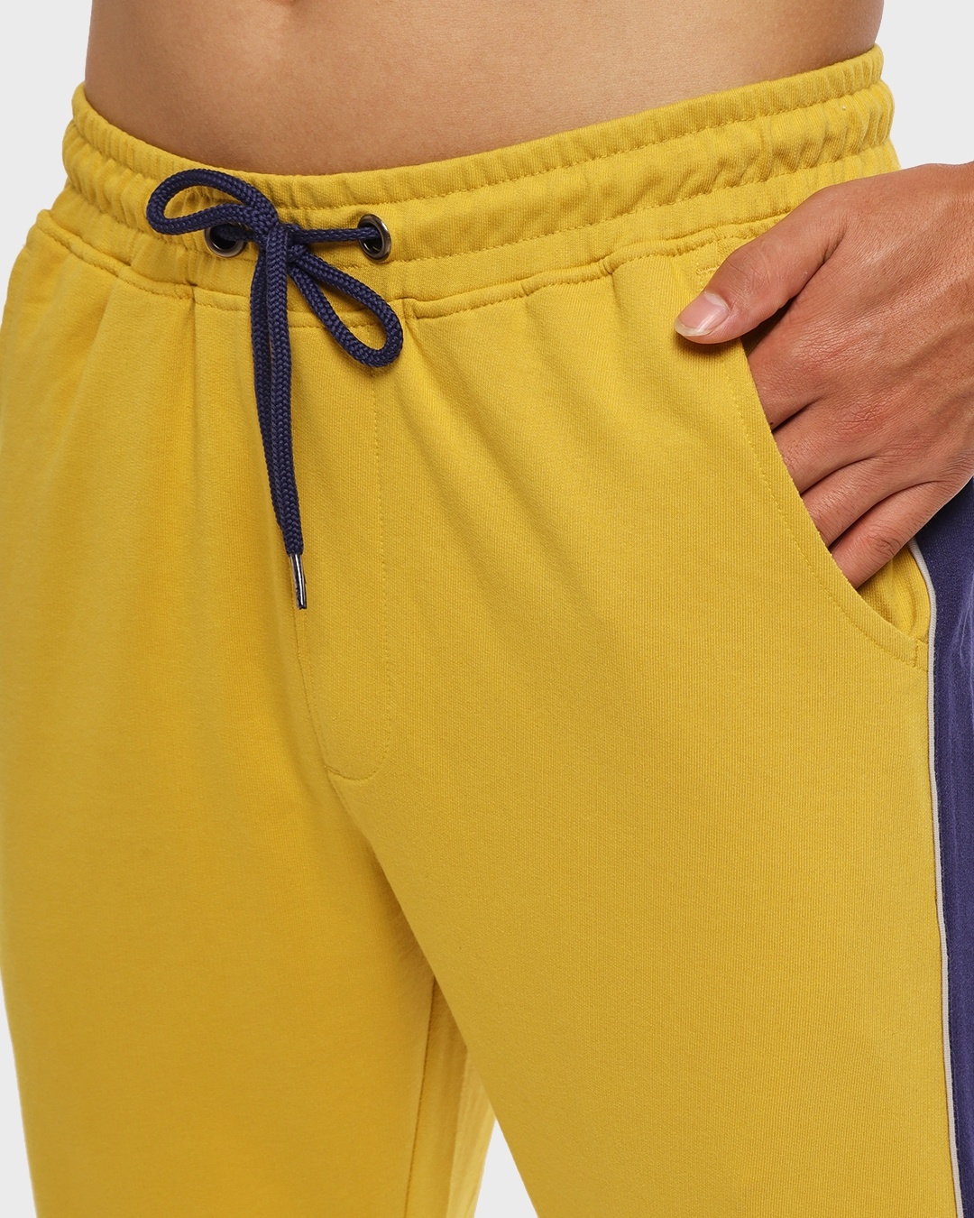 bewakoof joggers